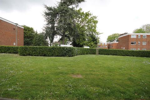 22 Devana End, Carshalton, SM5 2NL