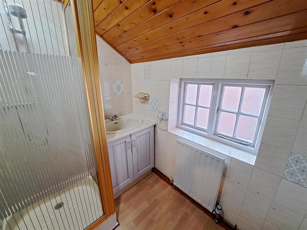 Shower Room.jpg