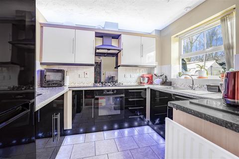 3 bedroom detached house for sale, Fisher Close, Barton-Le-Clay