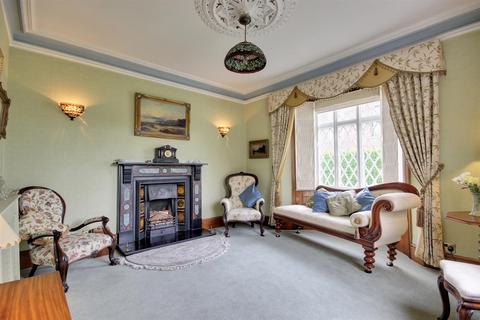 4 bedroom detached house for sale, The Gables, Anlaby