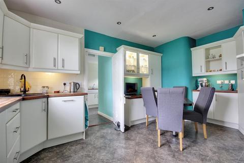 4 bedroom detached house for sale, The Gables, Anlaby