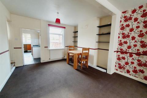 2 bedroom terraced house to rent, Wood Street, Northamptonshire NN16