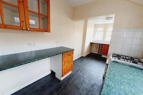 2 bedroom terraced house to rent, Wood Street, Northamptonshire NN16