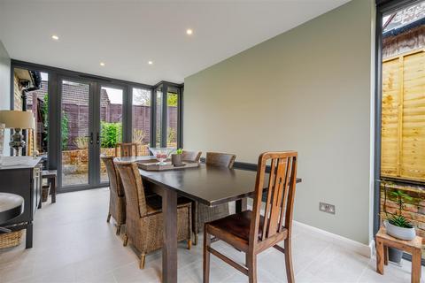 22 Highclere, Ascot, SL5 0AA