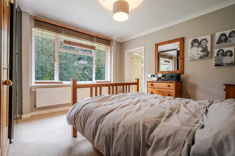 22 Highclere, Ascot, SL5 0AA