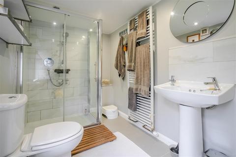 22 Highclere, Ascot, SL5 0AA