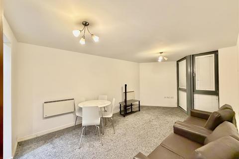 1 bedroom apartment to rent, Highfield Road, Feltham TW13