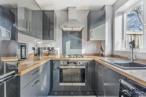 18 Corral Close, Nine Elms, Swindon, SN5 5UX