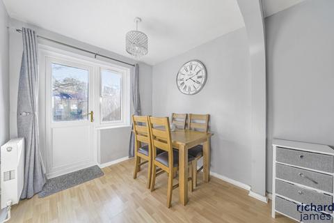 18 Corral Close, Nine Elms, Swindon, SN5 5UX
