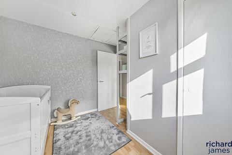 18 Corral Close, Nine Elms, Swindon, SN5 5UX