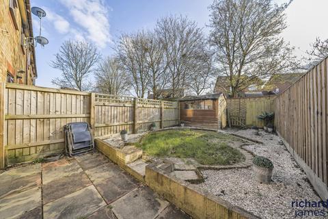18 Corral Close, Nine Elms, Swindon, SN5 5UX