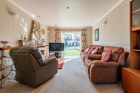 16 Blenheim Avenue, Faversham, ME13 8NR