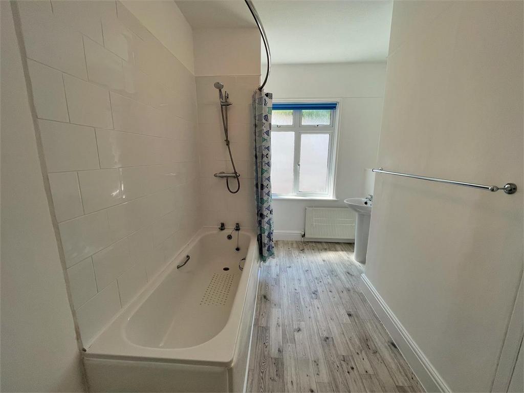 Bathroom.JPG