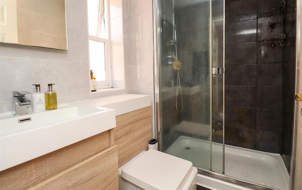 En Suite Shower Room