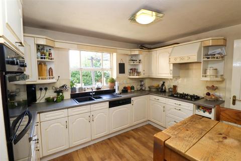 45 Camus Close, Church Crookham, Fleet, GU52 0UT