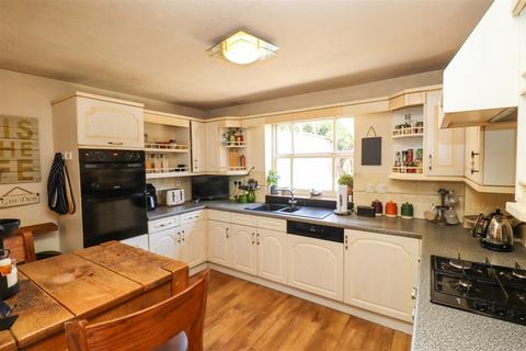 45 Camus Close, Church Crookham, Fleet, GU52 0UT