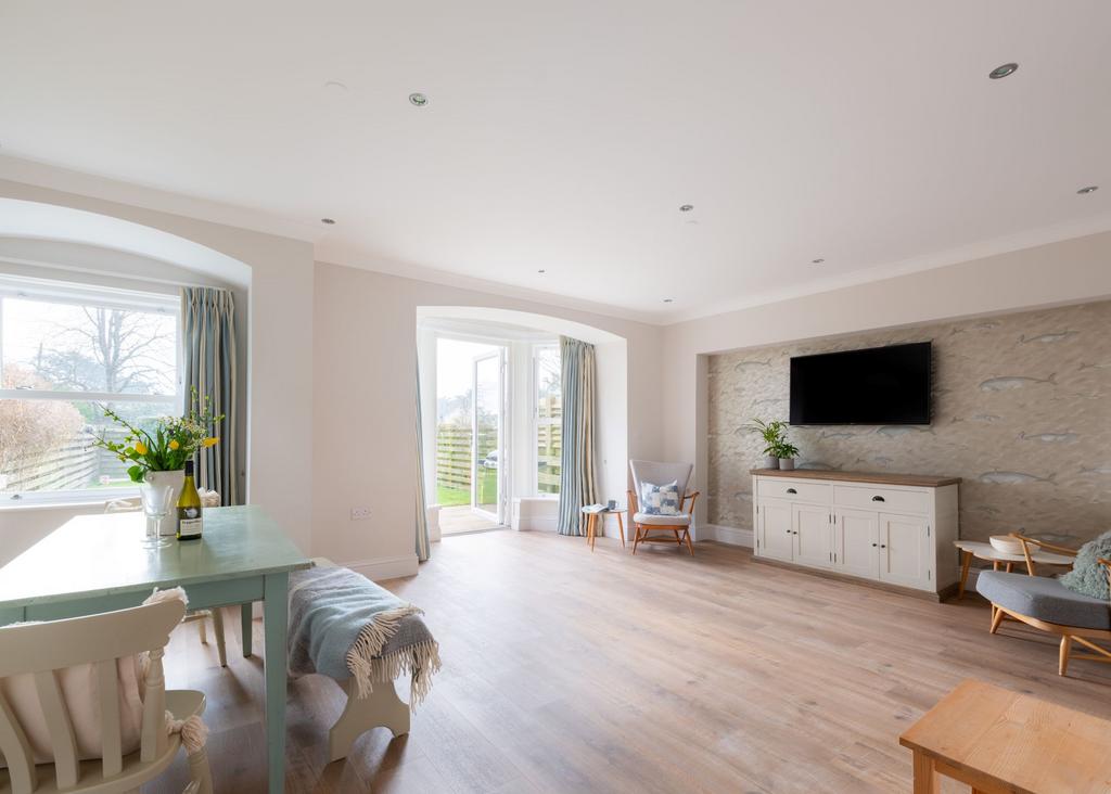 67e6cab12fb23 Lowenna Manor 6-16