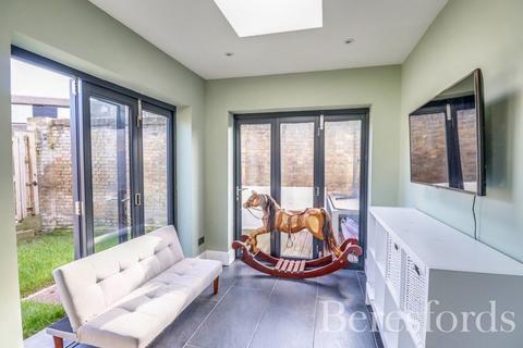 26 Weight Road, Chelmsford, CM2 6LE
