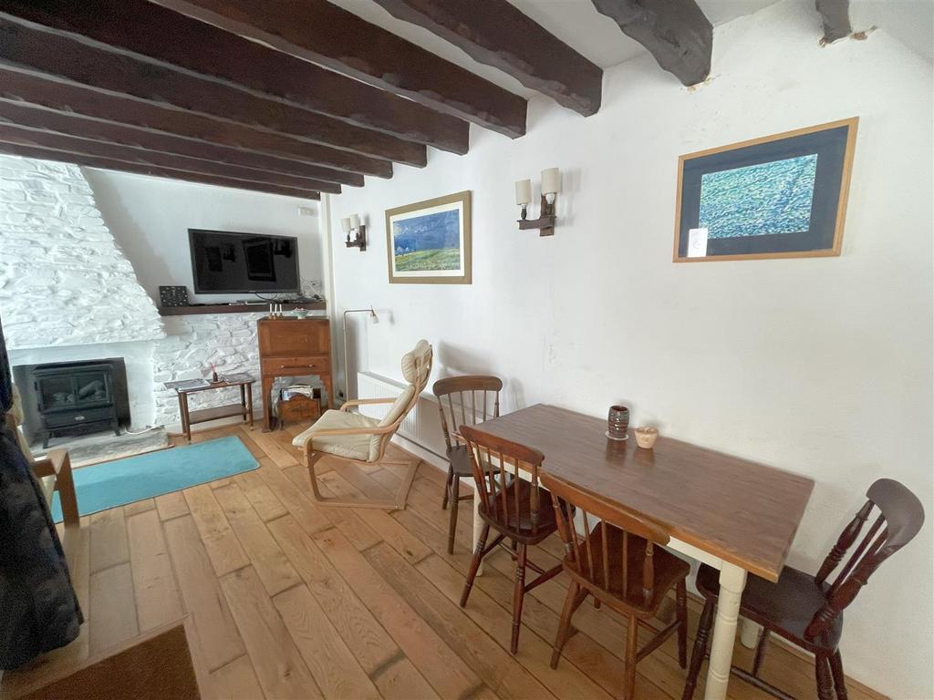 Dining area.jpg