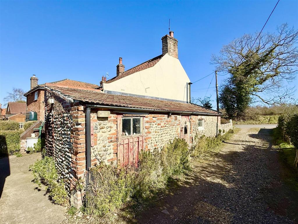 Adjoining store/workshop