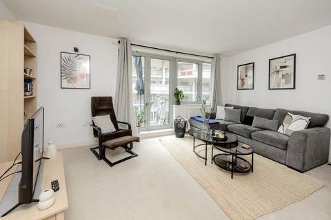 1 bedroom flat for sale, Garand Court, Eden Grove, London N7