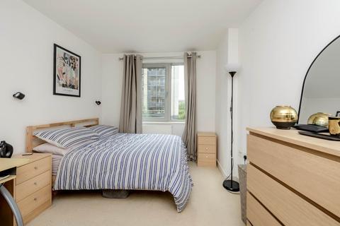 1 bedroom flat for sale, Garand Court, Eden Grove, London N7