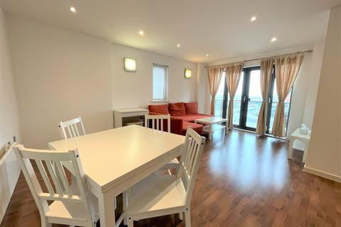 2 bedroom apartment to rent, South Quay, Kings Road, Swansea, SA1