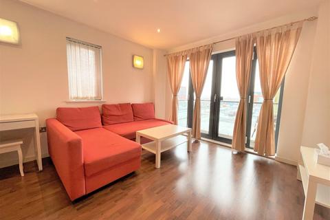 2 bedroom apartment to rent, South Quay, Kings Road, Swansea, SA1