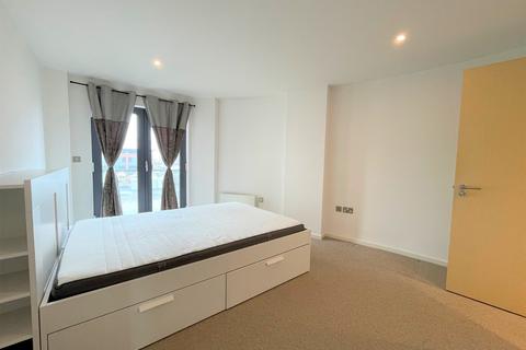 2 bedroom apartment to rent, South Quay, Kings Road, Swansea, SA1