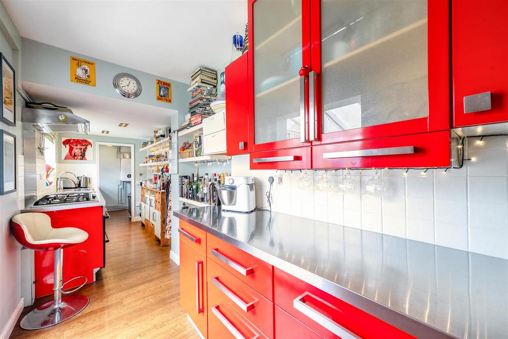 Kitchen h.jpg