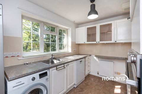 2 bedroom flat to rent, Heatherley Road, Camberley, GU15
