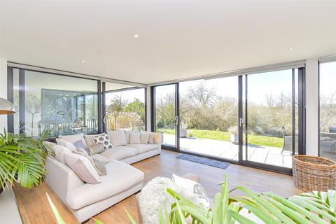 5 bedroom detached house for sale, Havenstreet Main Road, Havenstreet, Ryde, Isle of Wight