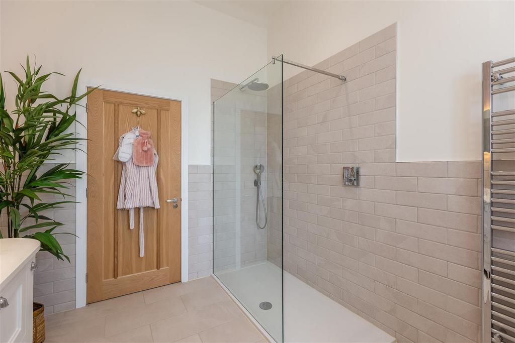 The Smithy Shower Room-2.jpg