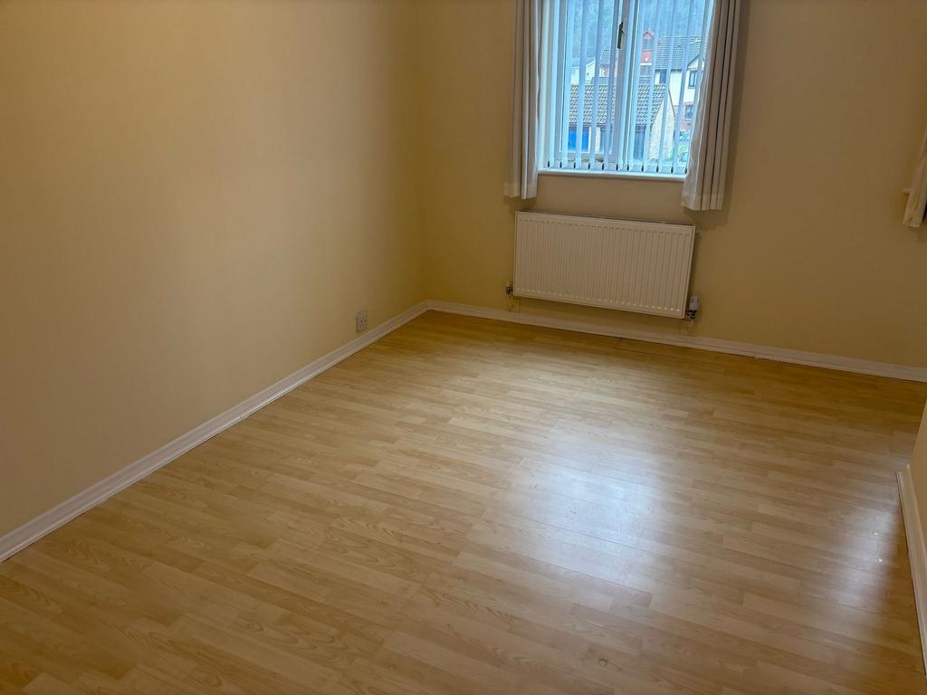 Bedroom 1 (FRONT)