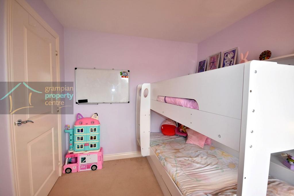 Bed 2 22.JPG