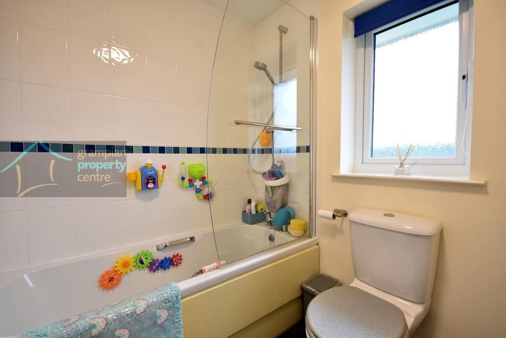 Bathroom .JPG