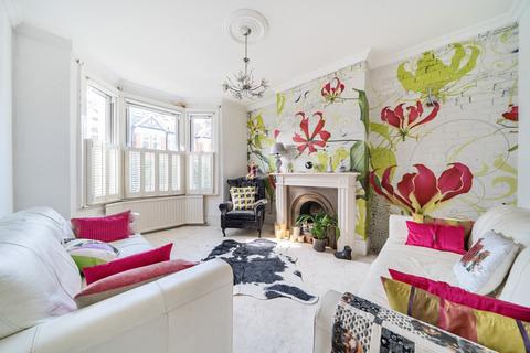 14 Thurlow Road, London, W7 2JG