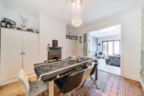 14 Thurlow Road, London, W7 2JG