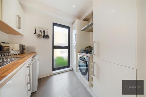 1 bedroom apartment for sale, Wandsworth Road, London