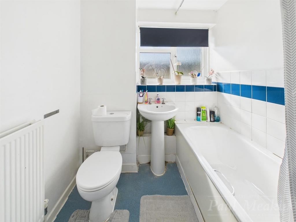 Bathroom.jpg
