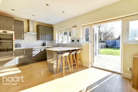 79 Mildmay Road, Romford, RM7 7BT