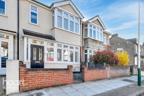 79 Mildmay Road, Romford, RM7 7BT