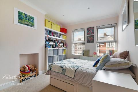 Wyndcliff Road, London