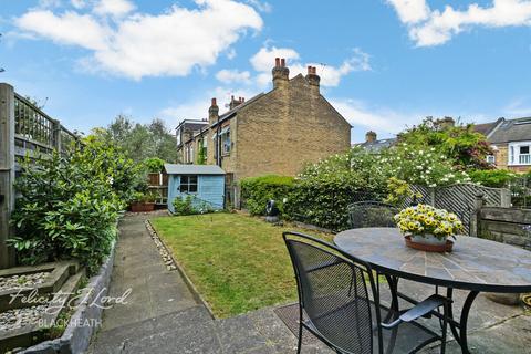 Wyndcliff Road, London