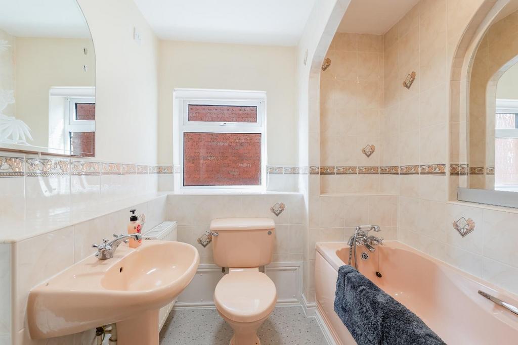 Bathroom-2.jpg