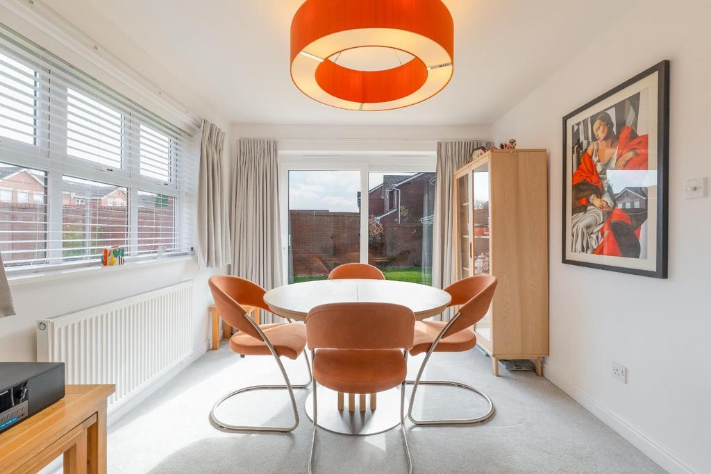 Dining room-1.jpg