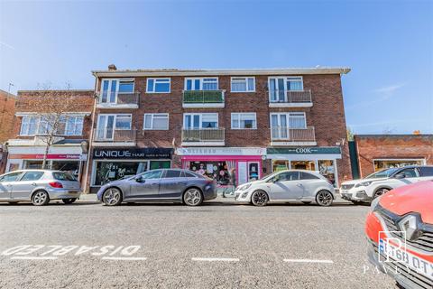 2 bedroom flat for sale, Connaught Avenue, Frinton-On-Sea