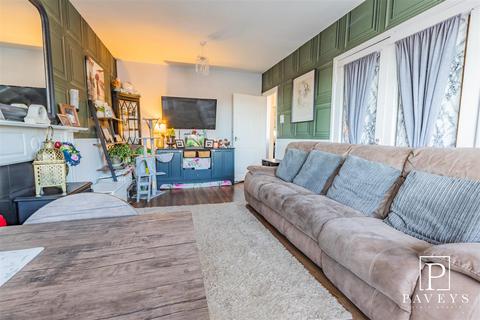 2 bedroom flat for sale, Connaught Avenue, Frinton-On-Sea