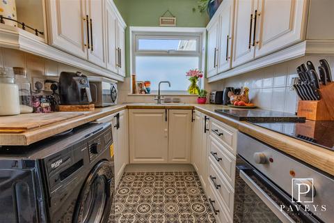 2 bedroom flat for sale, Connaught Avenue, Frinton-On-Sea