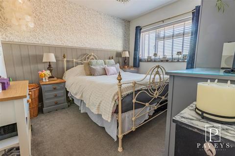 2 bedroom flat for sale, Connaught Avenue, Frinton-On-Sea